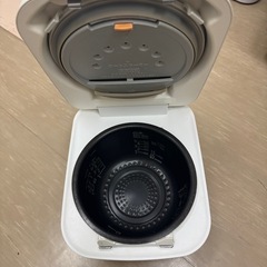 HITACHI5合炊き炊飯器の画像
