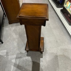 【ジモティー割】カリモク　コロニアル　電話台　花台　（ID1172）の画像