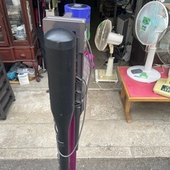 NO：3884  充電台付きDyson掃除機‼️部品取りジャングル品‼️超お買い得品❣️の画像