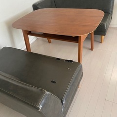 ダイニングテーブルの画像