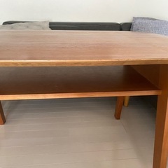ダイニングテーブルの画像
