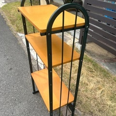 ハンガーラックと収納棚
の画像