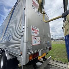 先行販売 千葉県発 中古 車庫 倉庫 コンテナハウス
10㎡+玄関 建築確認申請不要
W5.000×D2,400×H2.4000(概算/mm)の画像