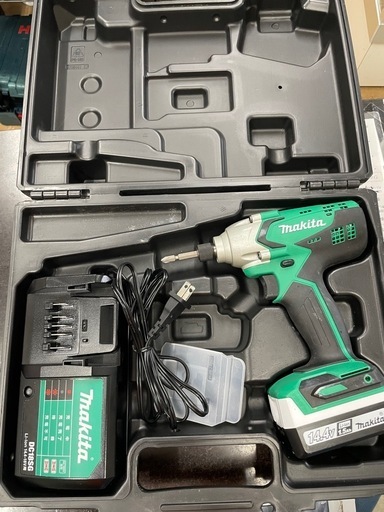 Makita - (最終値下げ)マキタ 14.4Vインパクトドライバー　m695D マキタ M695DWX オークション比較 - 価格.com