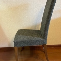 拡張可能な木製ダイニングテーブル・椅子2脚のセットの画像