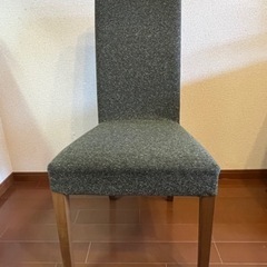 拡張可能な木製ダイニングテーブル・椅子2脚のセットの画像