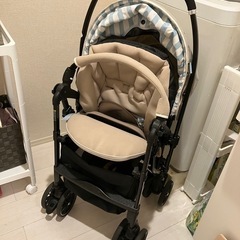 combi ベビーカー
の画像