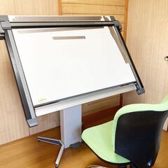 MUTOHの製図台とパラライナーUA-MA1の平行定規の画像