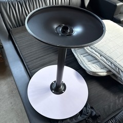 美品 サイドテーブル 60×60×75cmの画像