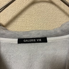 定価3万円　GALERIE VIE  パーカーの画像