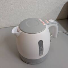 電気ケトル　1リットルの画像