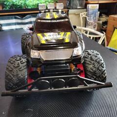 オフロードのトイラジコンとドローンセットの画像