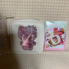 ハローキティ50周年記念フロートポーチの画像