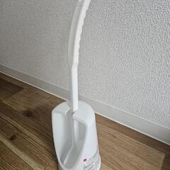 美品✨トイレ用ブラシの画像