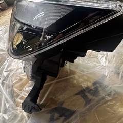 ホンダ WRV新車外し ヘッドライト左