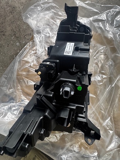 ホンダ　WRV新車外し　ヘッドライト左
