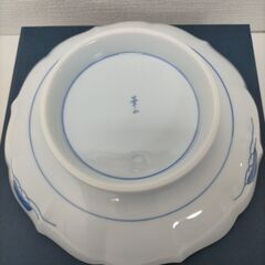 有田焼 花模様 大皿／飾り皿 青白磁（桜文様）88225-2-③-001Tの画像