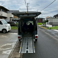 総額8.9万円★訳あり格安★ ★福祉車両スローパー★車椅子移動車★Tベル交換歴あり★オートマ★平成15年式 三菱ミニキャブバン 車いす移動車(U61V改)12.7万キロ シルバーの画像
