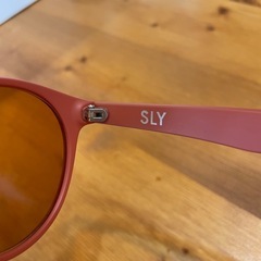 SLY サングラスの画像