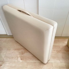 カナダ🇨🇦NOMADO社製のマッサージベッドをもらってくださいの画像