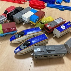 【取引中】プラレール・トミカ全部で100円の画像