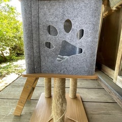 キャットタワー　65x40x125cm 猫グッズの画像