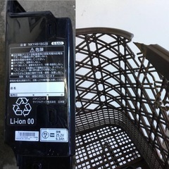 A-34 △岐阜発/パナソニックvivi/電動アシスト自転車/20インチ/３段変速/バッテリー6.6Ah/充電器なし/カゴ割れあり/現状品s1.2/R6.11/3△の画像