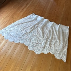 白レースカーテン　変形の画像