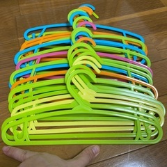 子供用　カラフルハンガー20本セットの画像