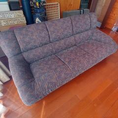 三人掛けソファー取引中の画像