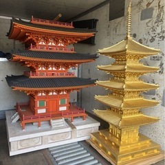 【直接引き取り限定】 五重塔 高さ 約166cm オブジェ 置物 インテリア 精巧模型 工芸品 展示用 寺院装飾品 木製 美術品 宮大工製作 金箔の画像