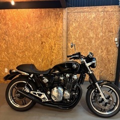cb1100 車検r8年10月　低走行距離
の画像