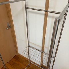 室内干しラックの画像