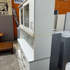 商談中です　　　 レンジボード　食器棚　大きめの画像