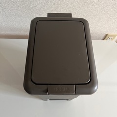 ゴミ箱の画像