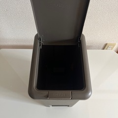 ゴミ箱の画像