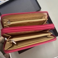 本革長財布❣️外側チャック２つで❣️たくさん収納‼️の画像