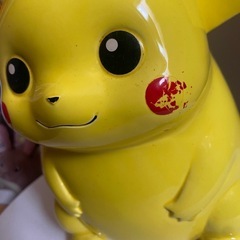 ピカチュウ フィギュア 陶器製　約20cm 貯金箱の画像