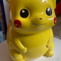 ピカチュウ フィギュア 陶器製　約20cm 貯金箱の画像