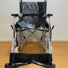 新品未使用・折りたたみ式軽量車椅子の画像