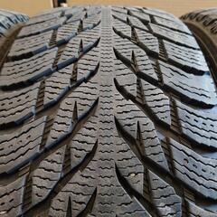 引き取り 225/60R17 ノキアンタイヤ 冬タイヤ 4本の画像