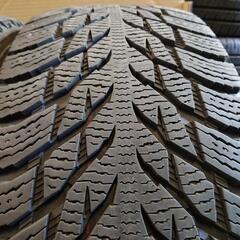 引き取り 225/60R17 ノキアンタイヤ 冬タイヤ 4本の画像
