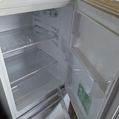 ヤマダホールディングス製のノンフロン冷凍冷蔵庫「YRZ-C12L」