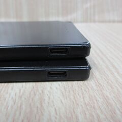 ( M-747 )TNTOR モバイルバッテリー ２個セット 軽量 小型 超薄 6.8mm 5000mAh ライトニングケーブル内蔵 ios対応 Type-C スマホ充電器 PSEマーク認証 ブラック 黒 中古 動作確認済みの画像