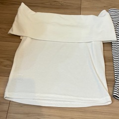 【2枚セット】GUオフショルダーTシャツ ホワイト　ボーダーブラック　Sの画像
