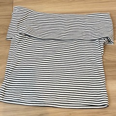【2枚セット】GUオフショルダーTシャツ ホワイト　ボーダーブラック　Sの画像