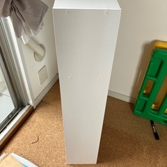 白色シンプル本棚（4段）の画像