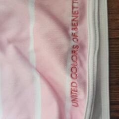 ラッシュガード BENETTON 新品￥800→※500円にします=８/8にお取引の方。（タグ取ってますが着てません）の画像