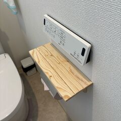 壁に穴をあけないトイレットペーパーホルダー小物置き(INAXシルバータイプ用)の画像