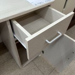 ★リユースのサカイ高崎店★TJ12449  学習机 アイボリー H73×D57×W95 クリーニング済みの画像